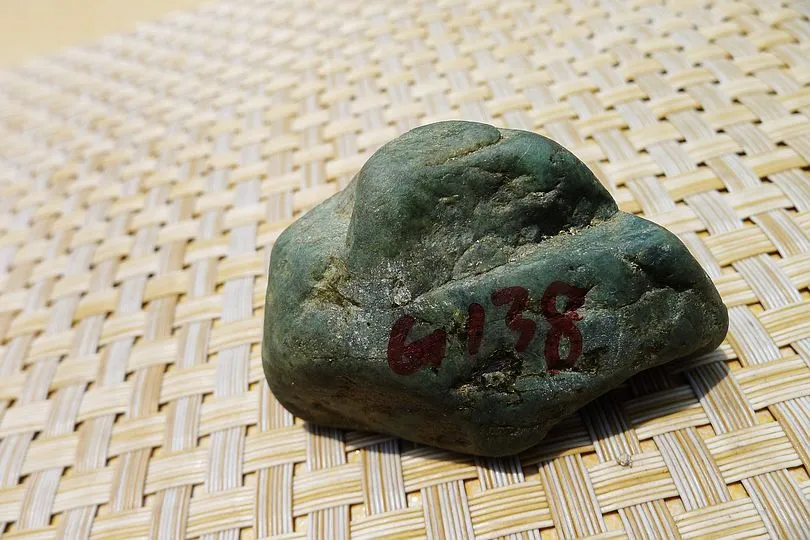 Natural Jade Rough Jadeite Raw (73g,5.3X3.4X2.9cm)