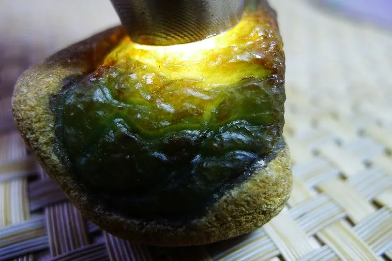 Natural Jade Rough Jadeite Raw (86g,5.3X3.7X2.3cm)