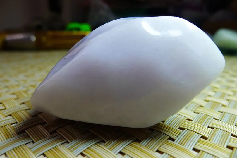 Natural Jade Rough Jadeite Raw (92g,5.2X3.2X3.1cm)