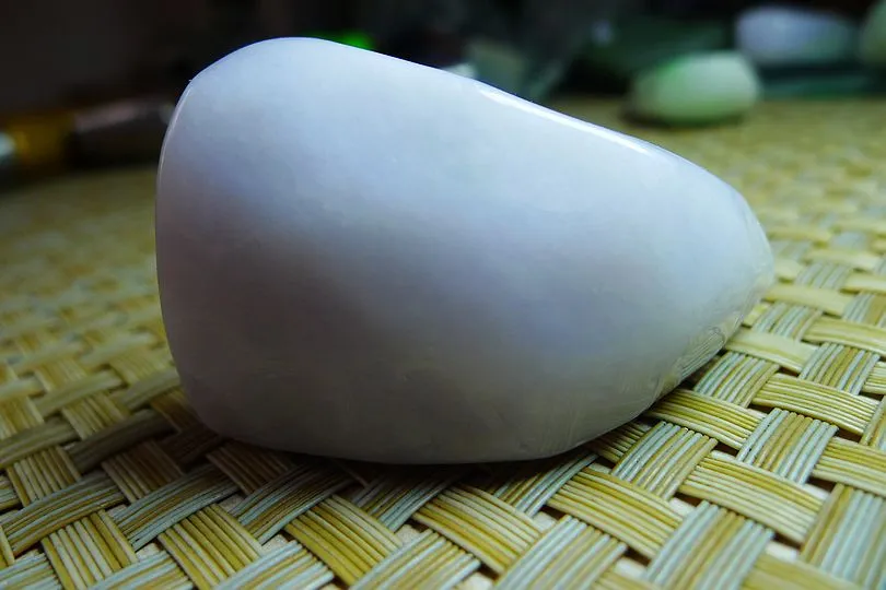 Natural Jade Rough Jadeite Raw (92g,5.2X3.2X3.1cm)