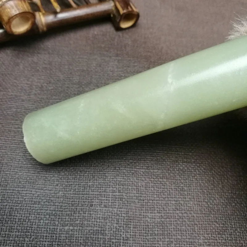 Natural Kunlun Jade Rough Nephrite Raw (110g, 9.3x2.3cm)