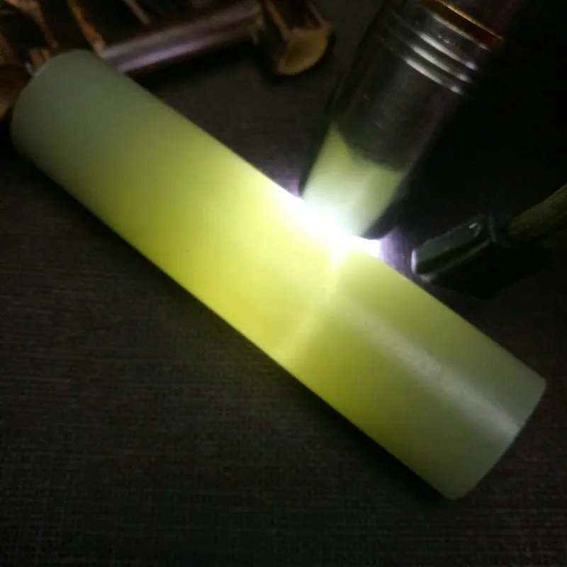 Natural Kunlun Jade Rough Nephrite Raw (110g, 9.3x2.3cm)