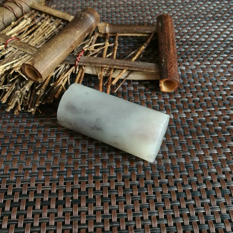 Natural Kunlun Jade Rough Nephrite Raw (113g,6X2.9cm)