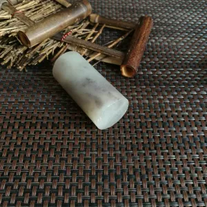 Natural Kunlun Jade Rough Nephrite Raw (113g,6X2.9cm)