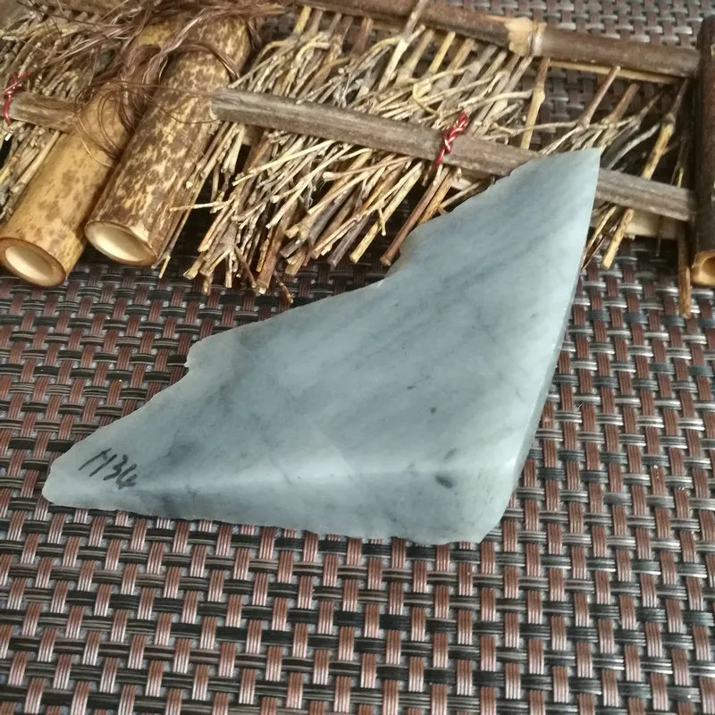 Natural Kunlun Jade Rough Nephrite Raw (146g,5.3X1.1cm)