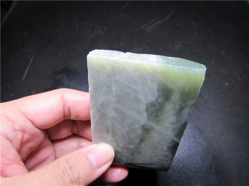 Natural Kunlun Jade Rough Nephrite Raw (150.93g, 77X49X18mm)