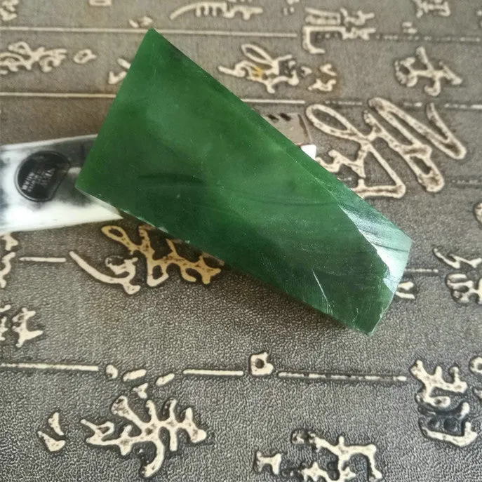 Natural Kunlun Jade Rough Nephrite Raw (150g, 6.7X3.5X2cm)