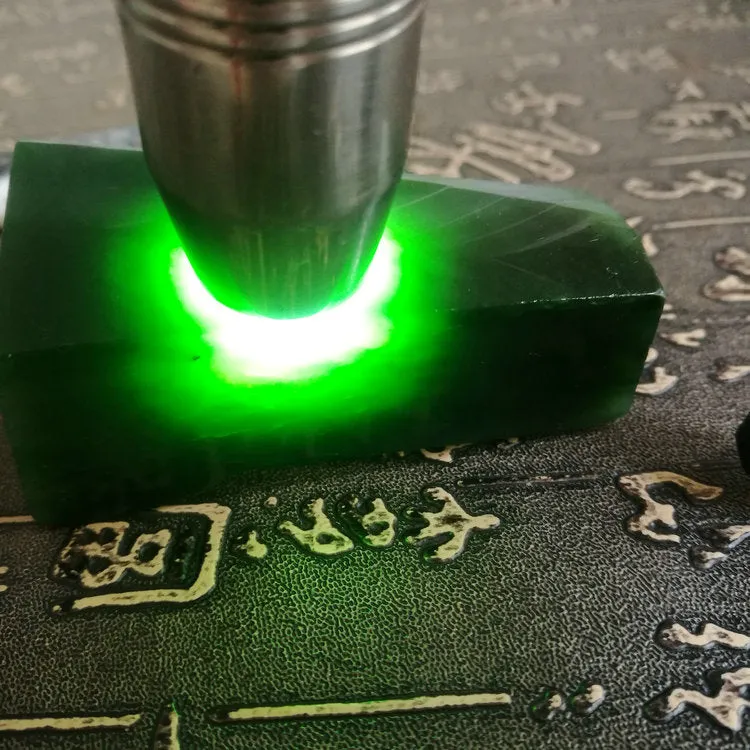 Natural Kunlun Jade Rough Nephrite Raw (150g, 6.7X3.5X2cm)