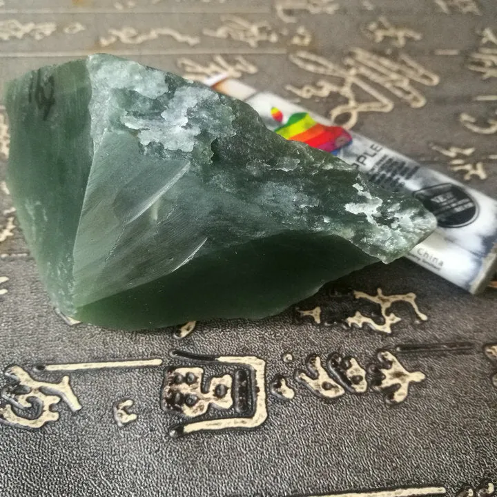 Natural Kunlun Jade Rough Nephrite Raw (175g, 10X4.5X4.5cm)