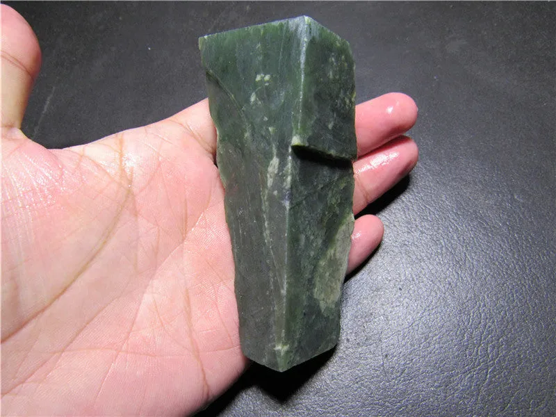 Natural Kunlun Jade Rough Nephrite Raw (191.52g, 90X41X35mm)