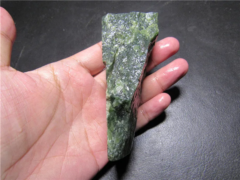Natural Kunlun Jade Rough Nephrite Raw (191.52g, 90X41X35mm)