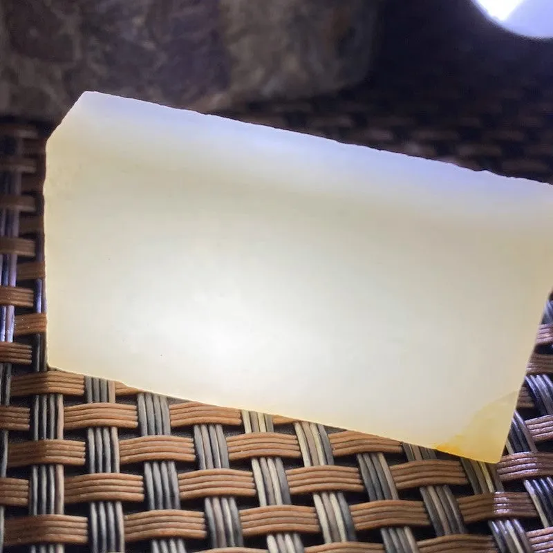 Natural Kunlun Jade Rough Nephrite Raw (22g,3.7X2.3X0.9cm)
