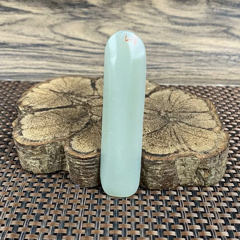 Natural Kunlun Jade Rough Nephrite Raw (23g,8.5X2.1X0.66cm)