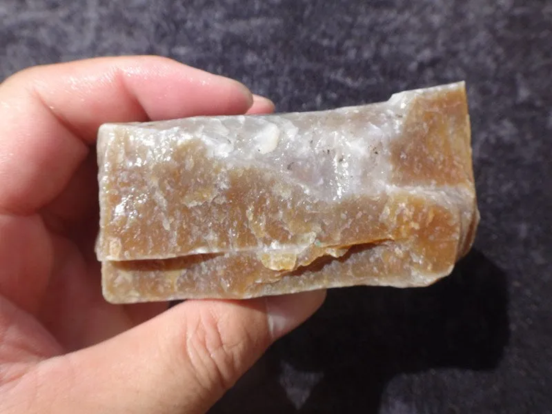 Natural Kunlun Jade Rough Nephrite Raw (249g, 8X3X3cm)