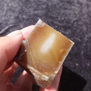 Natural Kunlun Jade Rough Nephrite Raw (249g, 8X3X3cm)