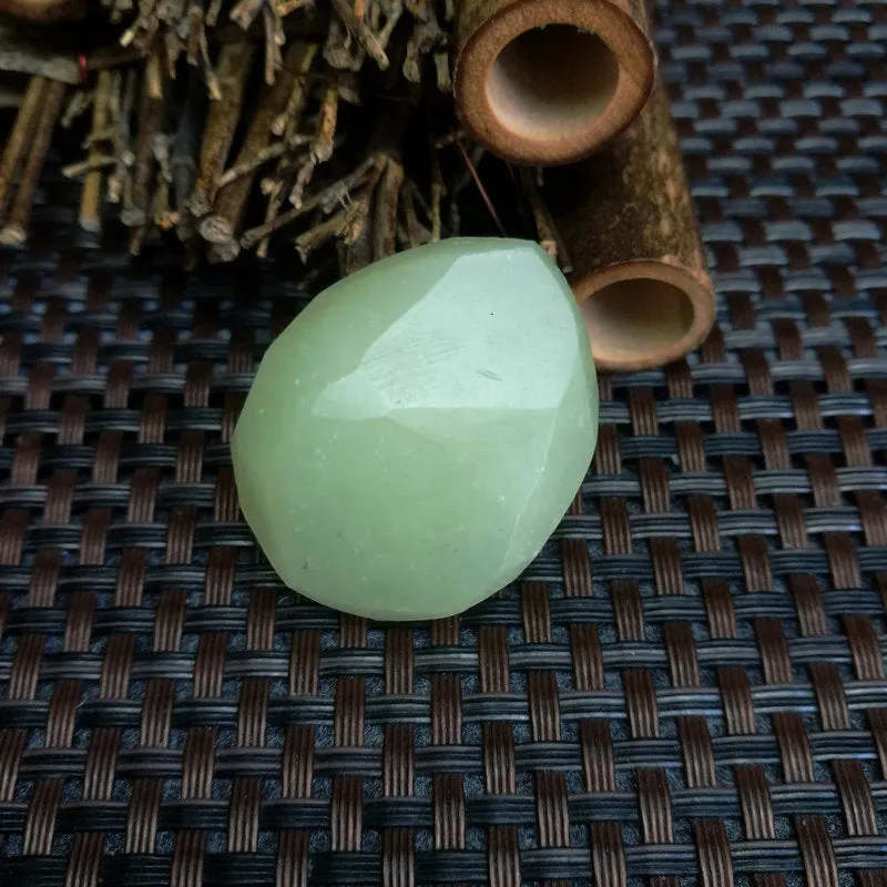 Natural Kunlun Jade Rough Nephrite Raw (24g,3.9X2.9X1.6cm)