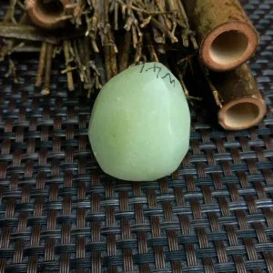 Natural Kunlun Jade Rough Nephrite Raw (24g,3.9X2.9X1.6cm)