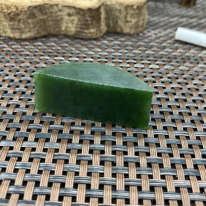 Natural Kunlun Jade Rough Nephrite Raw (24g,4.4X1.7X1.2cm)