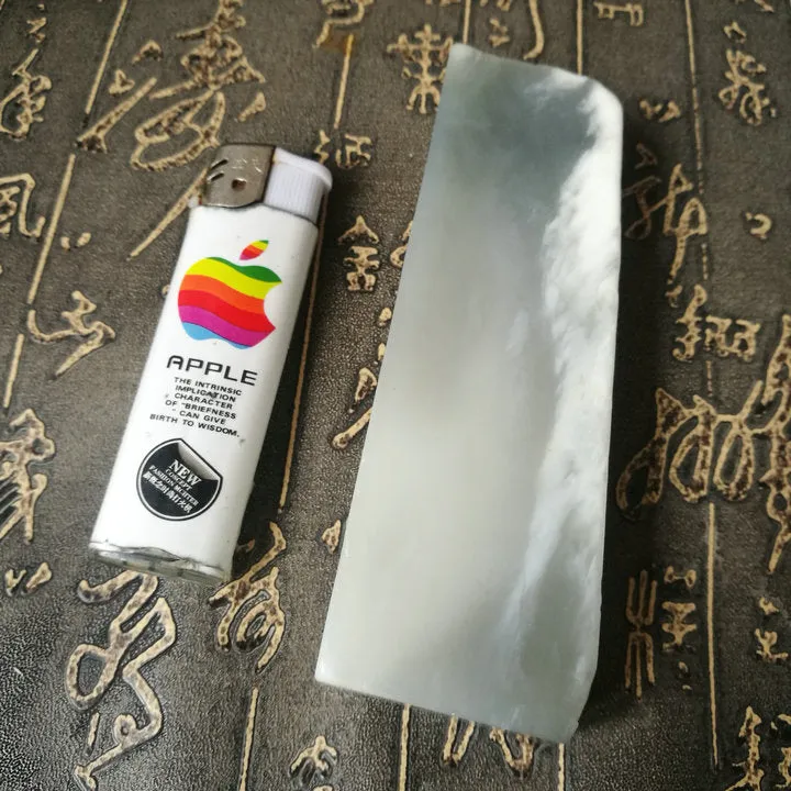 Natural Kunlun Jade Rough Nephrite Raw (286g, 120X35X22mm)