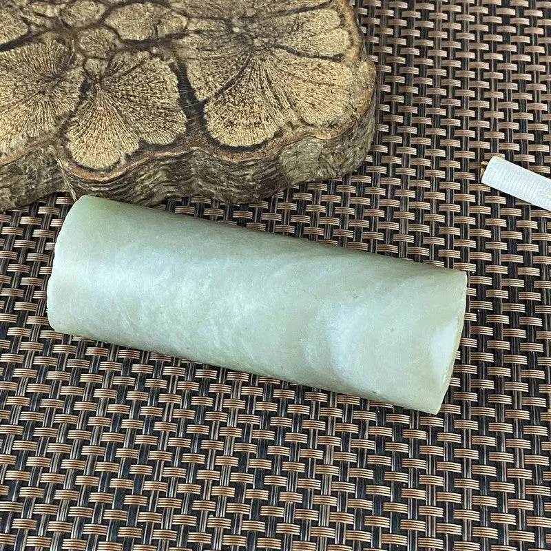 Natural Kunlun Jade Rough Nephrite Raw (303g,10X3.6cm)