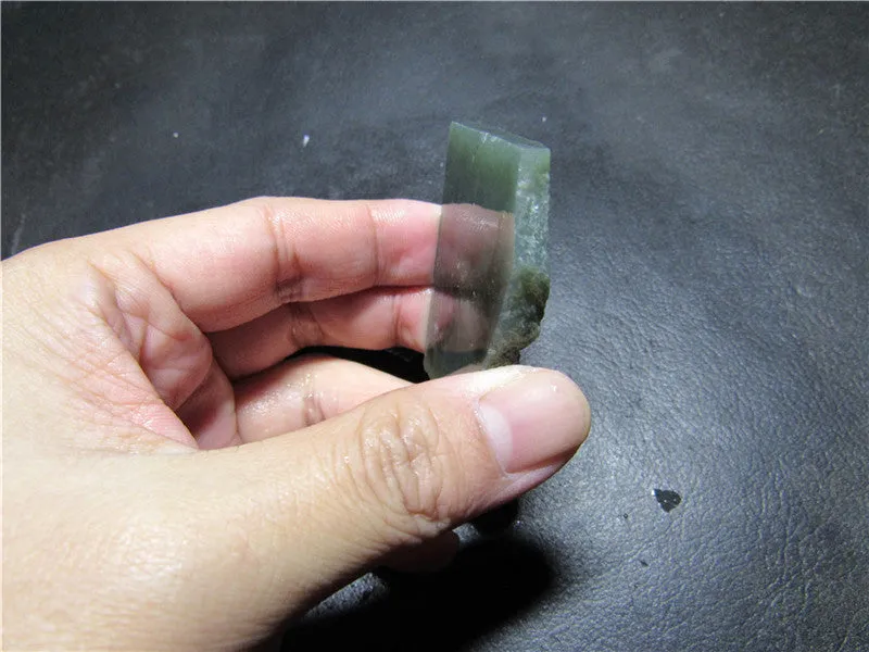 Natural Kunlun Jade Rough Nephrite Raw (32.72g, 49X45X7mm)