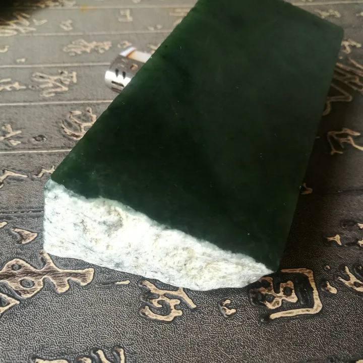 Natural Kunlun Jade Rough Nephrite Raw (366g, 11X5.3X3.2X1.2cm)
