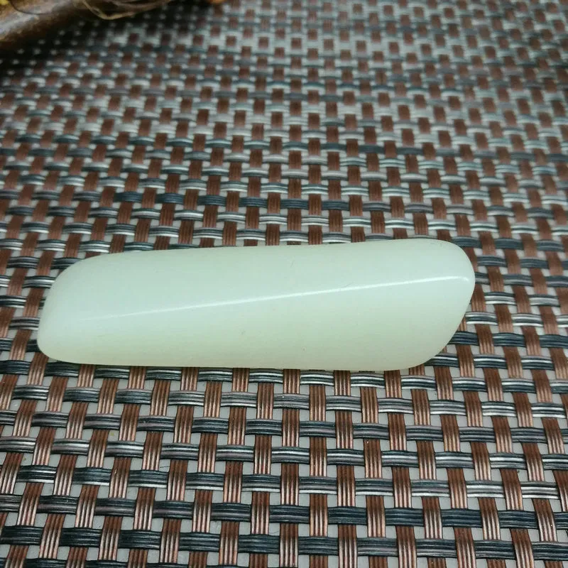 Natural Kunlun Jade Rough Nephrite Raw (36g, 6.8X2X0.6cm)