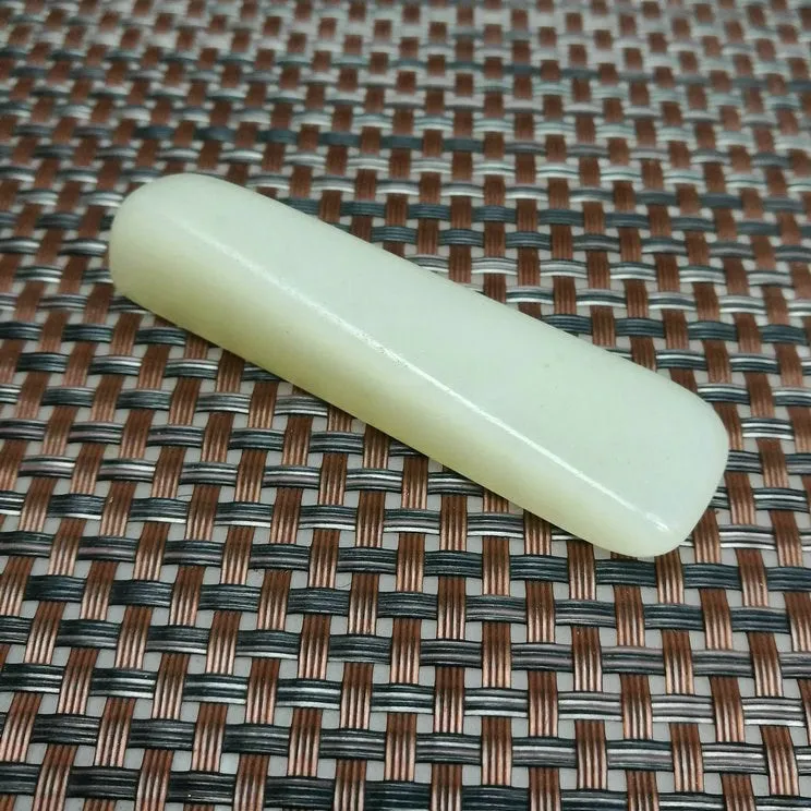 Natural Kunlun Jade Rough Nephrite Raw (36g, 6.8X2X0.6cm)