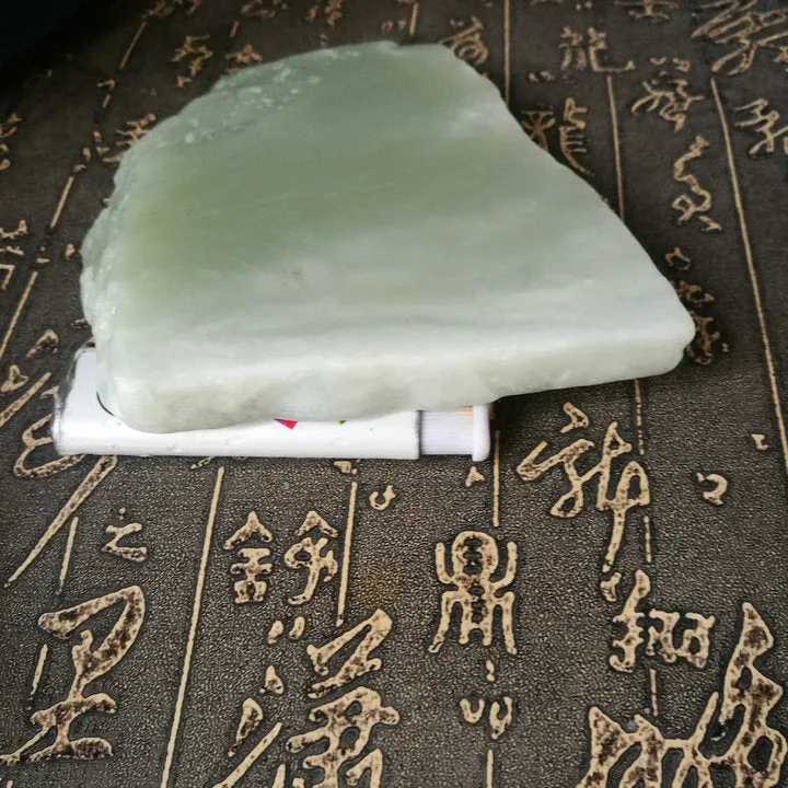 Natural Kunlun Jade Rough Nephrite Raw (389g, 12X10X1.4cm)