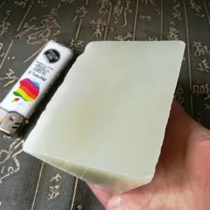 Natural Kunlun Jade Rough Nephrite Raw (415g, 8X6X4cm)