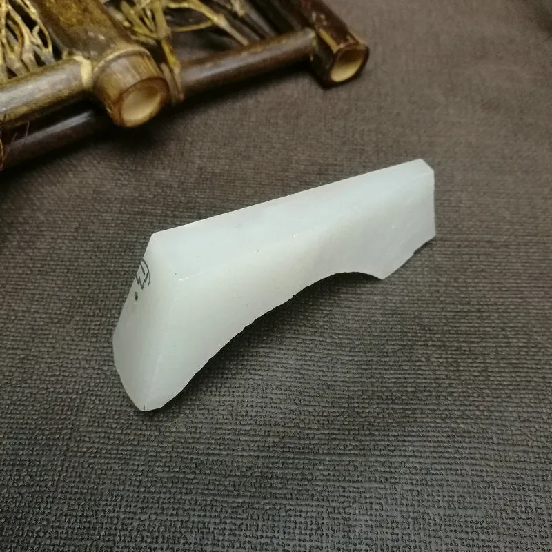 Natural Kunlun Jade Rough Nephrite Raw (45g, 6x3.3x1.3cm)