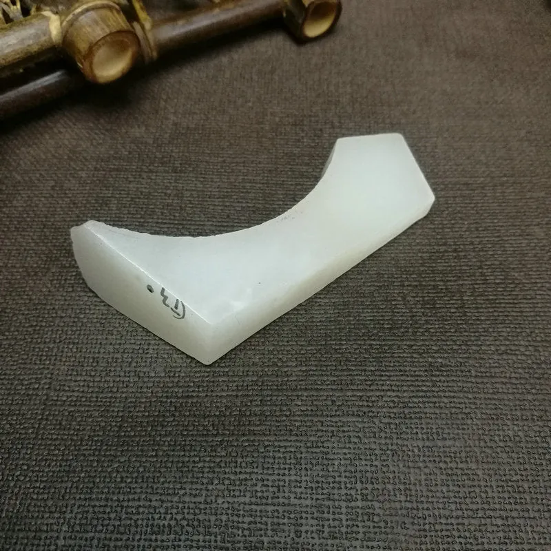 Natural Kunlun Jade Rough Nephrite Raw (45g, 6x3.3x1.3cm)