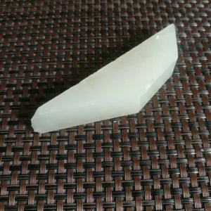 Natural Kunlun Jade Rough Nephrite Raw (52g,8.5X2.3X1.5cm)