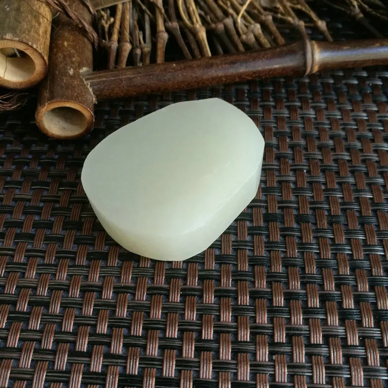 Natural Kunlun Jade Rough Nephrite Raw (57g,4.7X3.7X1.4cm)