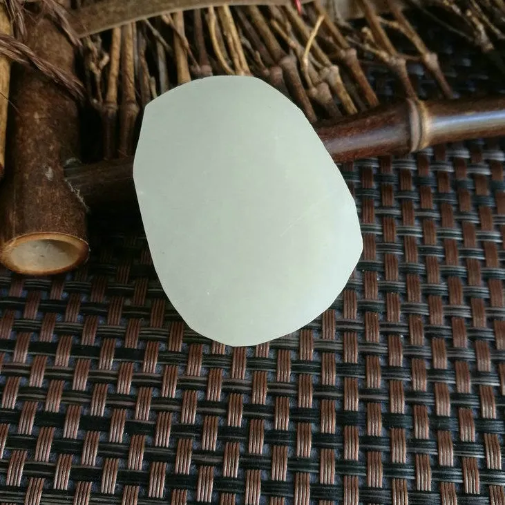 Natural Kunlun Jade Rough Nephrite Raw (57g,4.7X3.7X1.4cm)
