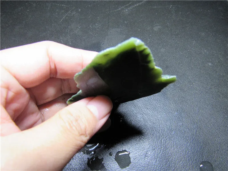 Natural Kunlun Jade Rough Nephrite Raw (60.84g, 67X47X20mm)