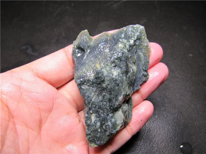 Natural Kunlun Jade Rough Nephrite Raw (60.84g, 67X47X20mm)