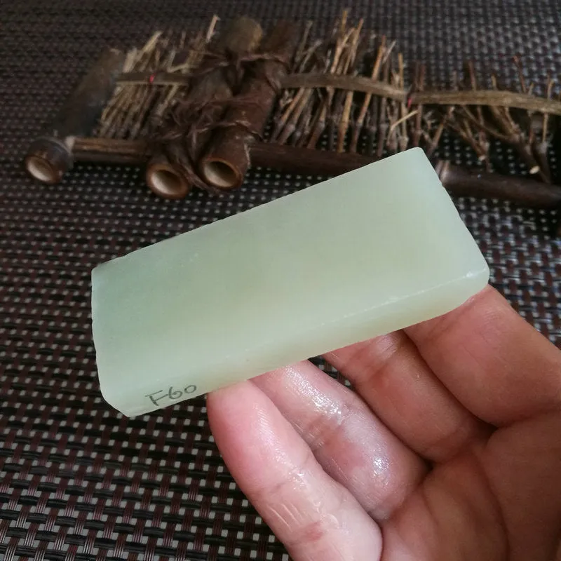 Natural Kunlun Jade Rough Nephrite Raw (65g, 7X2.8X1cm)