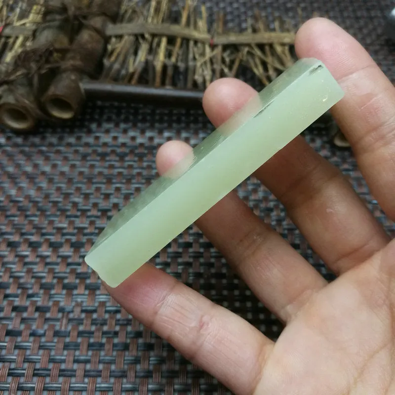 Natural Kunlun Jade Rough Nephrite Raw (65g, 7X2.8X1cm)