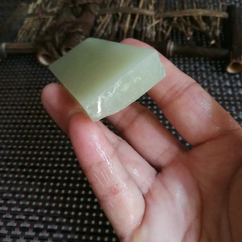 Natural Kunlun Jade Rough Nephrite Raw (65g, 7X2.8X1cm)