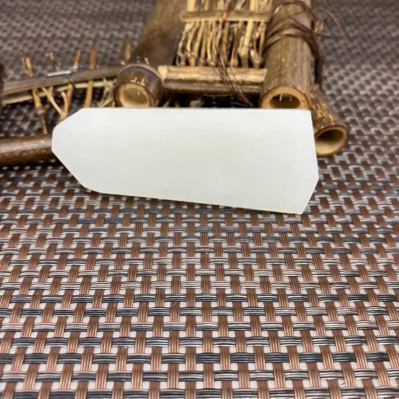 Natural Kunlun Jade Rough Nephrite Raw (81g,8.1X2.8X1.8cm)