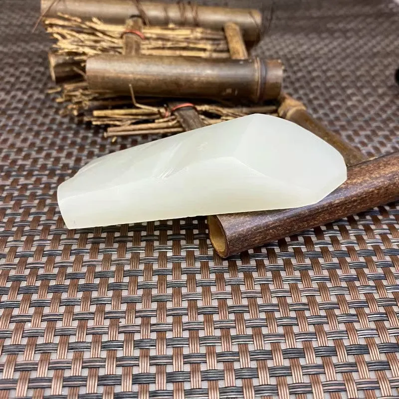 Natural Kunlun Jade Rough Nephrite Raw (81g,8.1X2.8X1.8cm)