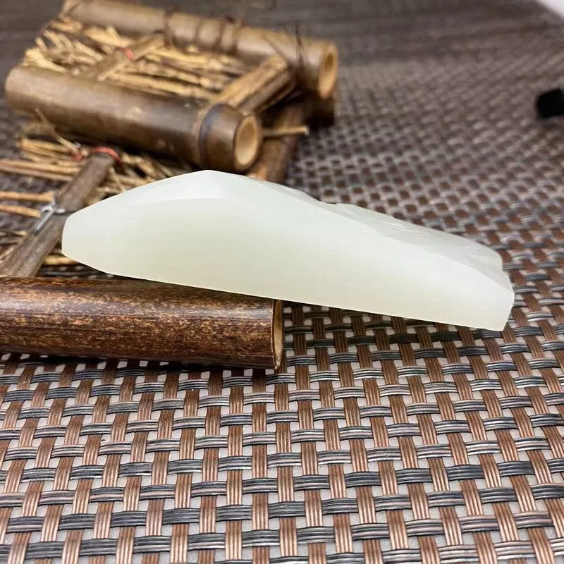 Natural Kunlun Jade Rough Nephrite Raw (81g,8.1X2.8X1.8cm)