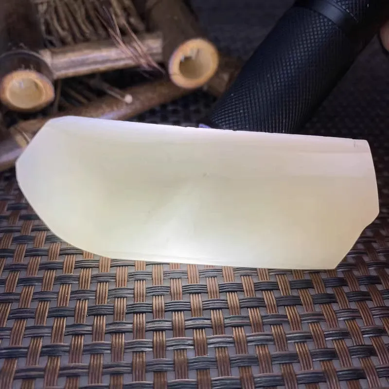 Natural Kunlun Jade Rough Nephrite Raw (81g,8.1X2.8X1.8cm)