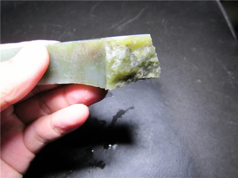 Natural Kunlun Jade Rough Nephrite Raw (85.59g, 95X32X20mm)