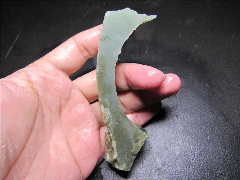 Natural Kunlun Jade Rough Nephrite Raw (85.59g, 95X32X20mm)