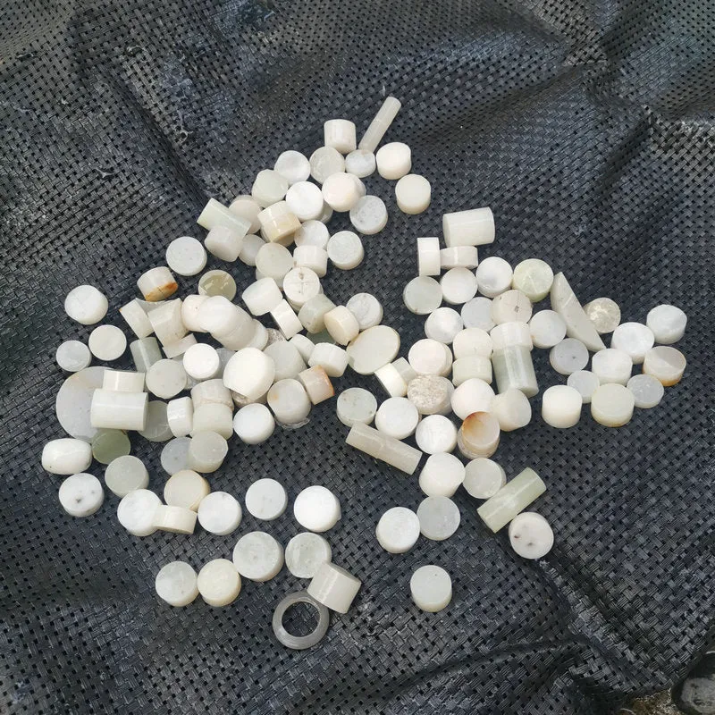 Natural Kunlun Jade Rough Nephrite Raw 932g