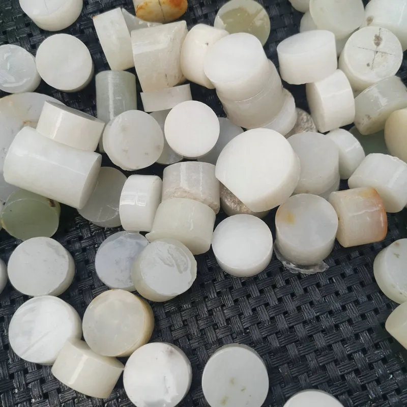 Natural Kunlun Jade Rough Nephrite Raw 932g
