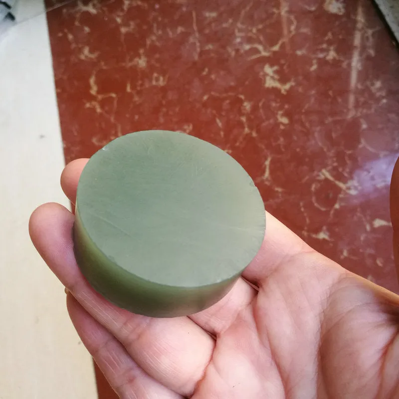 Natural Kunlun Jade Rough Nephrite Raw (95g, 4.8X1.8cm)