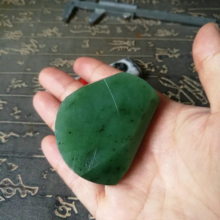 Natural Kunlun Jade Rough Nephrite Raw (95g, 5.3X4.2cm)